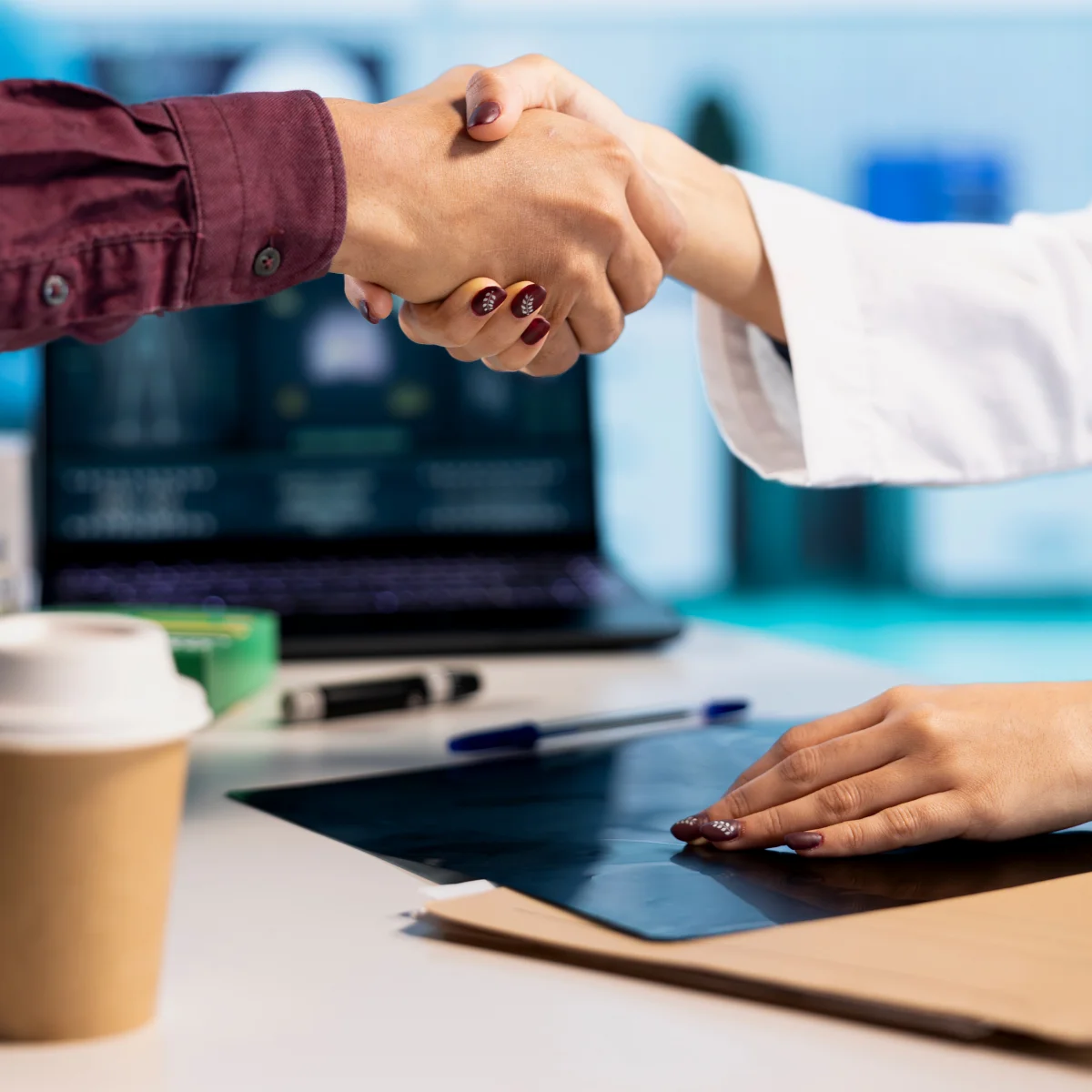 Співпраця та реклама