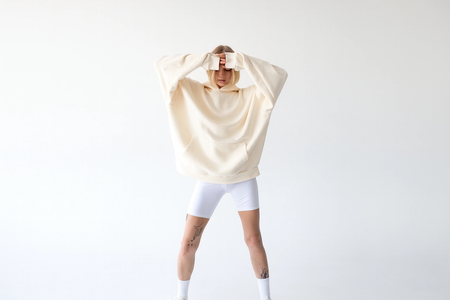 Що відчуває тіло в одязі: сенсорна й постуральна природа стилю